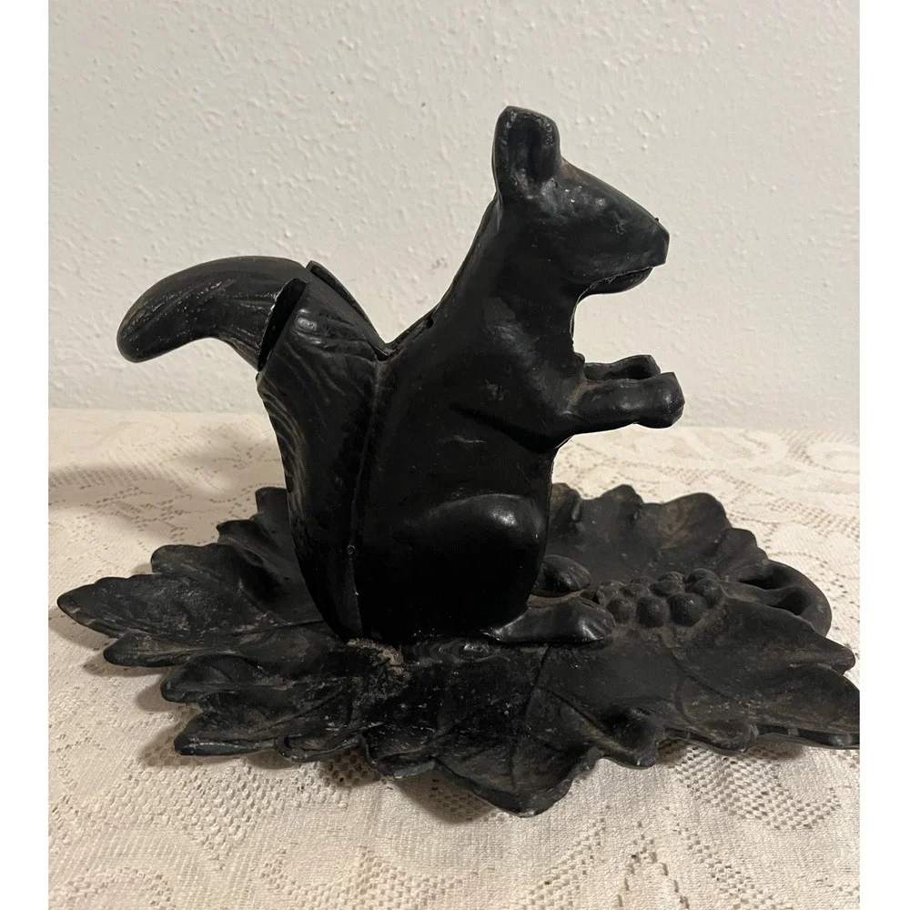 Vintage Cast Iron Squirrel Nutcracker on Leaf Base Rustic Black Metal Decor